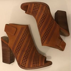 Gianni Bini Tan Leather Cutout Open Toe Chunky Heel